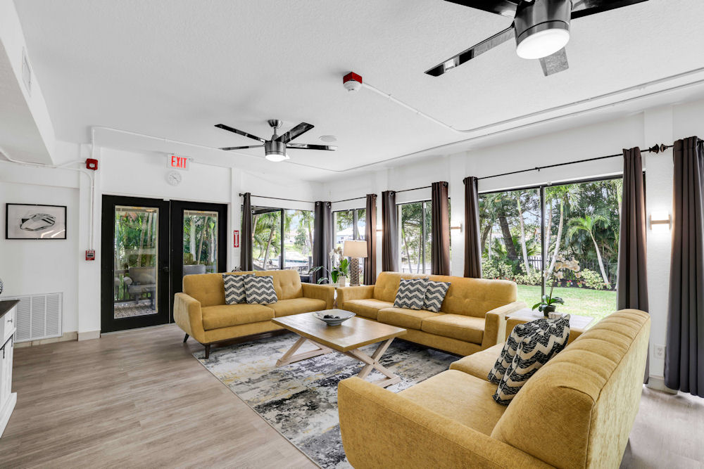 750-E-Prima-Vista-Blvd-40-1